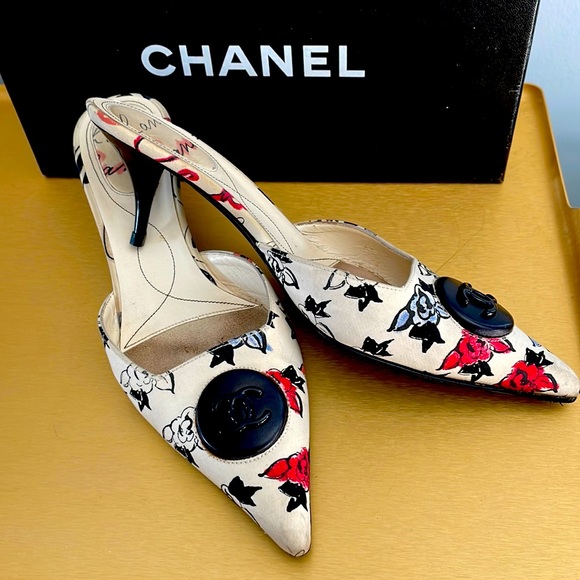 Chanel Mule Slides - Picture 1 of 6